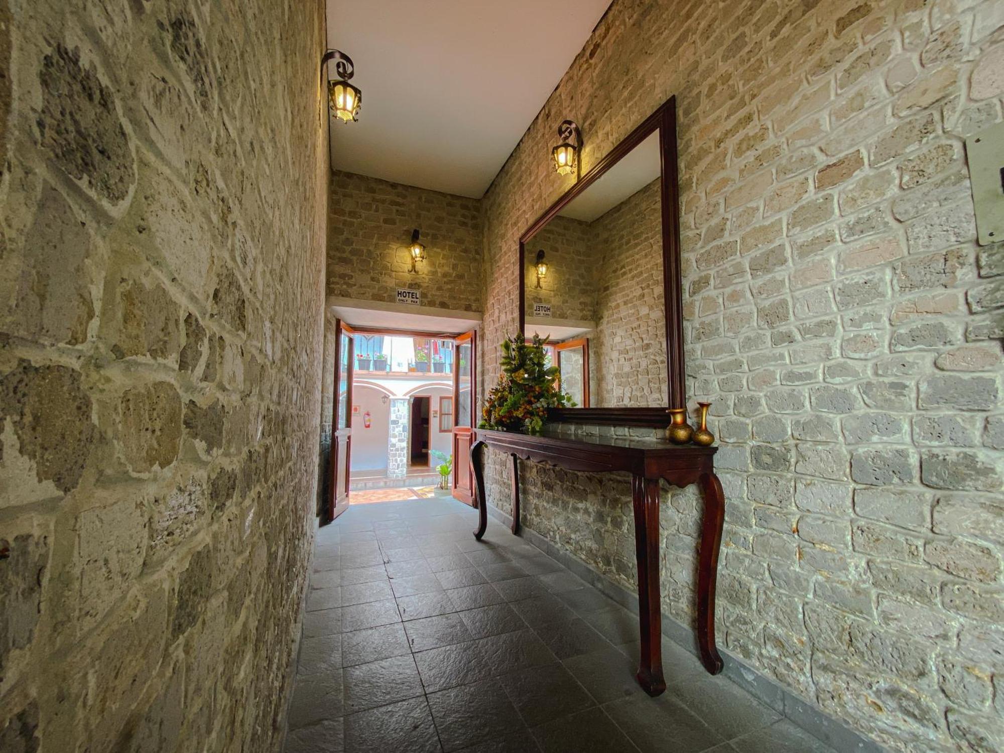 Golden Rest Latacunga Hotell Eksteriør bilde