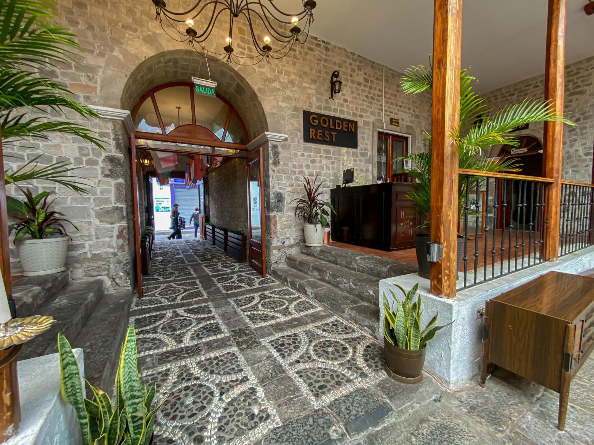 Golden Rest Latacunga Hotell Eksteriør bilde